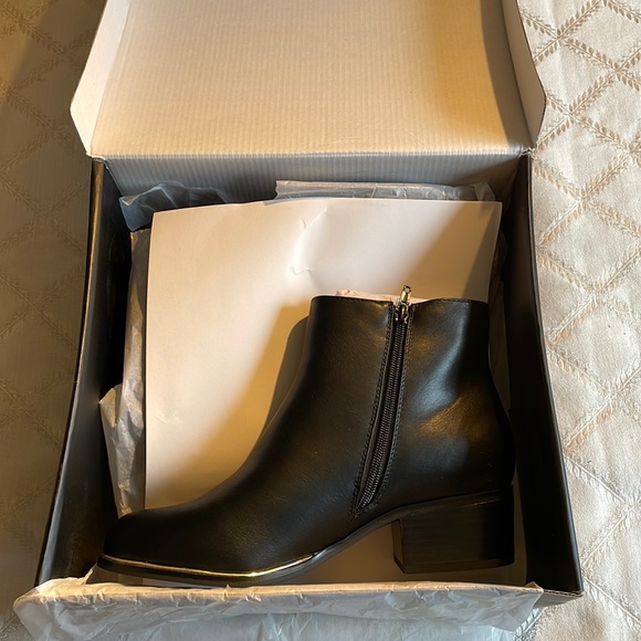 Lane Bryant Wide Width Ankle Boots, size 9, 10 - Picture 3 of 9